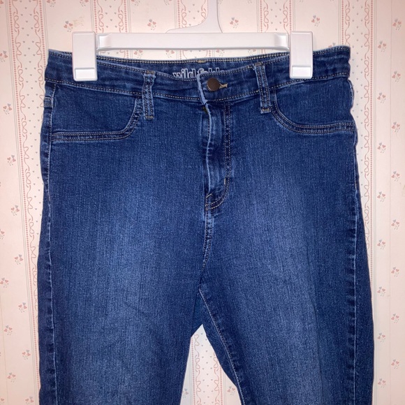 Sleek dark wash Wild Fable jeans! Size 8 - Picture 2 of 4